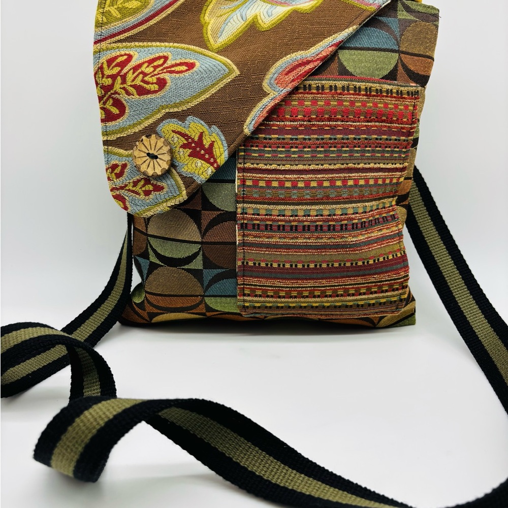 St. Clair Designs Multicolor Tapestry Patterned Women's Crossbody Bag